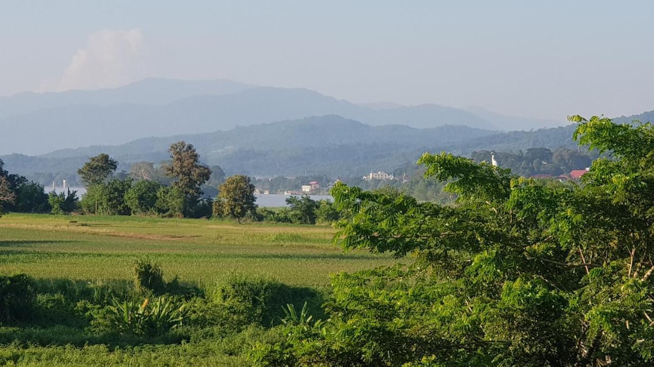 Baan Sakuna Chiang Khong Bagian luar foto